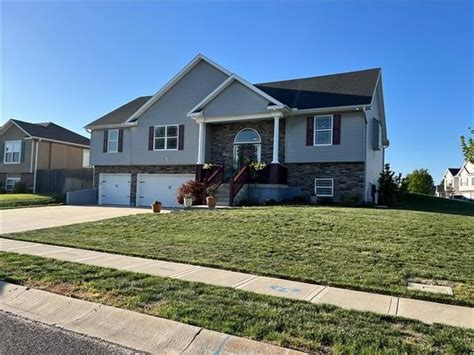 houses in warrensburg